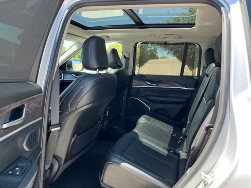 Used 2024 Jeep Grand Cherokee Limited 4xe w/ Luxury Tech Group II AWD/4WD image 16