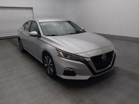 Used 2022 Nissan Altima 2.5 SV FWD image 13