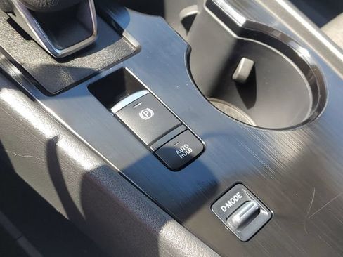 Used 2025 Nissan Rogue SV FWD image 36