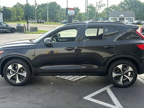 New 2026 Volvo XC40 B5 Core w/ Climate Package AWD/4WD image 3