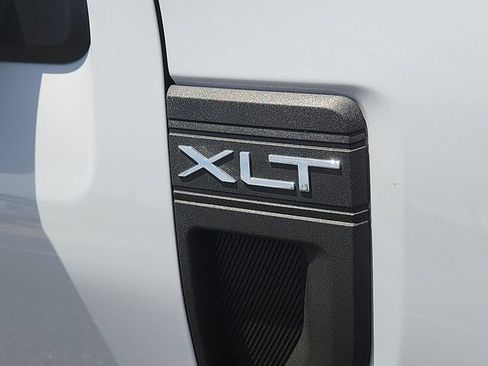 Used 2025 Ford Maverick XLT w/ Equipment Group 302A AWD/4WD image 8