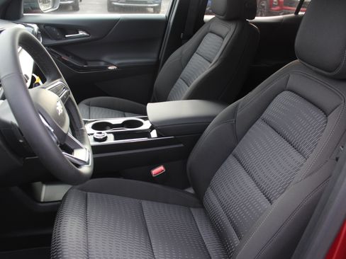 New 2026 Chevrolet Equinox LT image 9