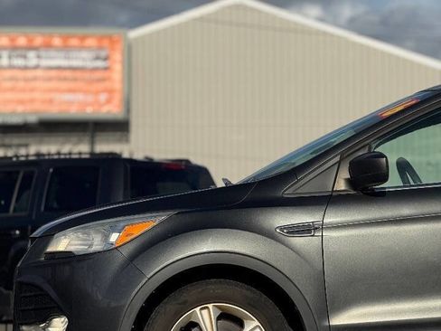 Used 2016 Ford Escape SE w/ Equipment Group 201A image 18