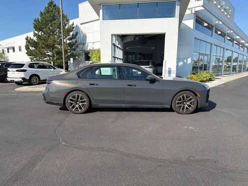 Used 2025 BMW 760i xDrive w/ Executive Package AWD/4WD image 6