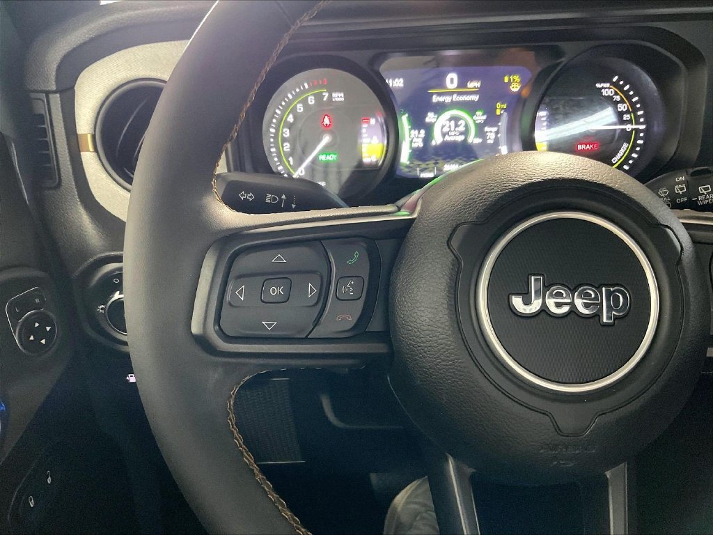 Used 2024 Jeep Wrangler Unlimited w/ Convenience Group AWD/4WD image 22