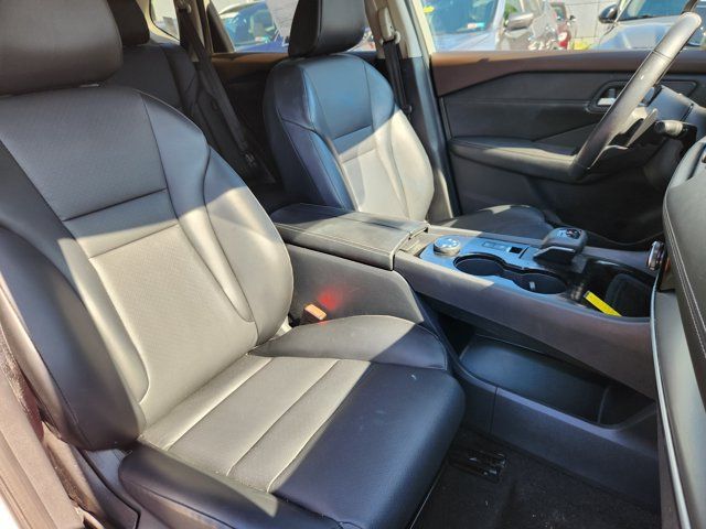 Certified 2023 Nissan Rogue SV w/ SV Premium Package AWD/4WD image 14