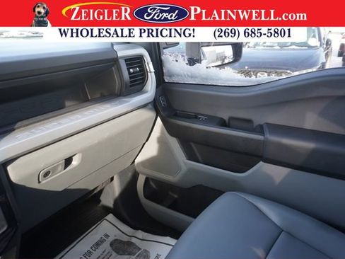 Used 2024 Ford F250 XL w/ Snow Plow/Camper Package image 19