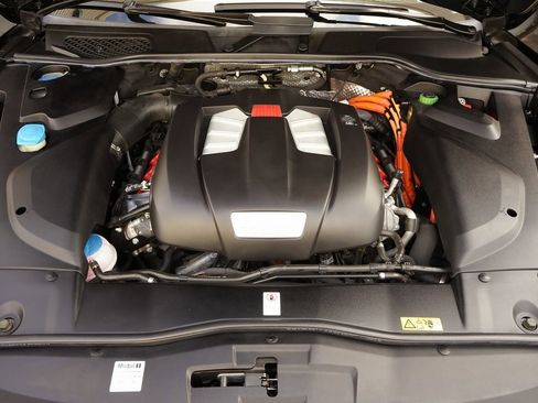 Used 2017 Porsche Cayenne S image 31