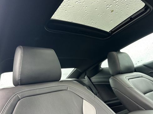 Used 2023 Chevrolet Camaro LT w/ Technology Package image 16