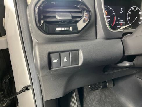 Certified 2025 Honda Pilot Touring image 29