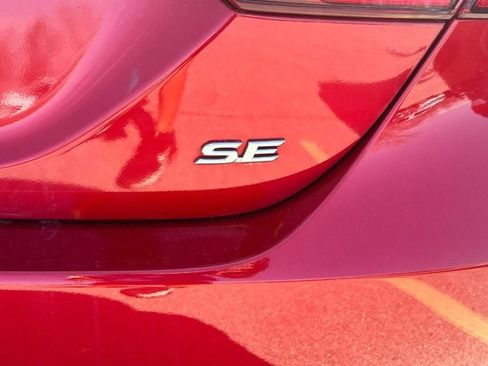 Used 2023 Toyota Camry SE image 14