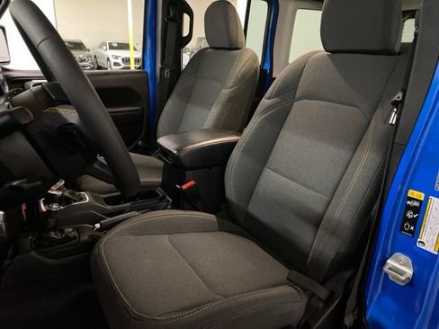 Used 2024 Jeep Wrangler Unlimited image 64