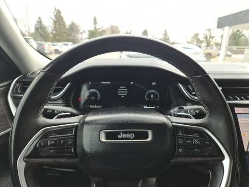 Used 2023 Jeep Grand Cherokee L Limited image 16