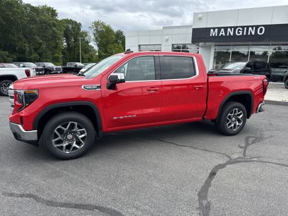 New 2025 GMC Sierra 1500 SLE w/ Preferred Package