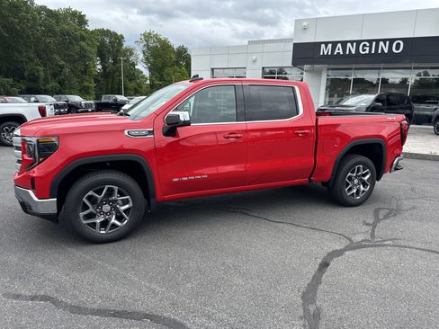New 2025 GMC Sierra 1500 SLE w/ Preferred Package image 2