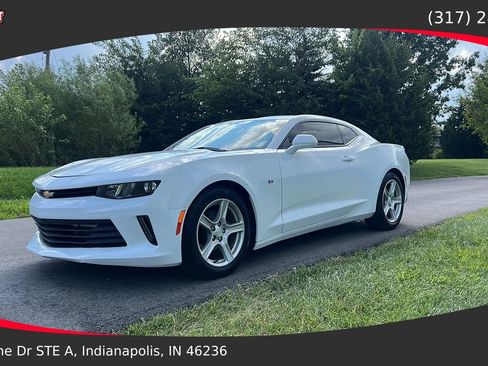 Used 2018 Chevrolet Camaro LT RWD image 1
