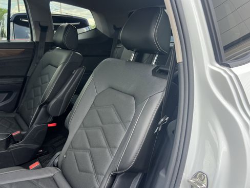 Used 2024 Volkswagen Atlas SE FWD image 34
