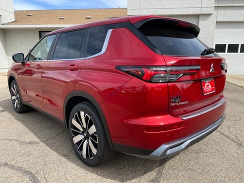 New 2026 Mitsubishi Outlander SE AWD/4WD image 3