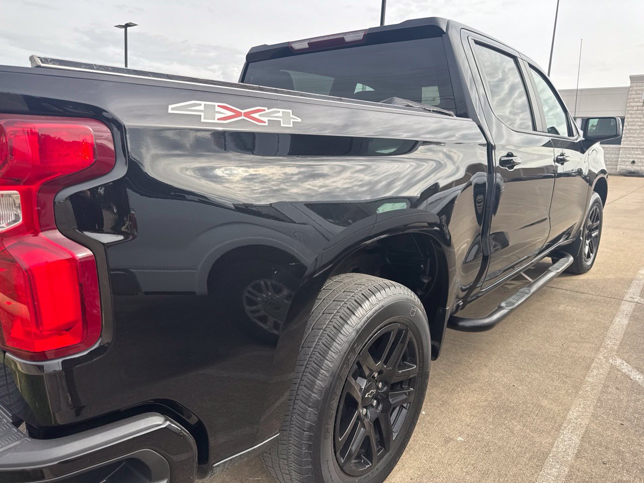 Used 2023 Chevrolet Silverado 1500 RST AWD/4WD image 5