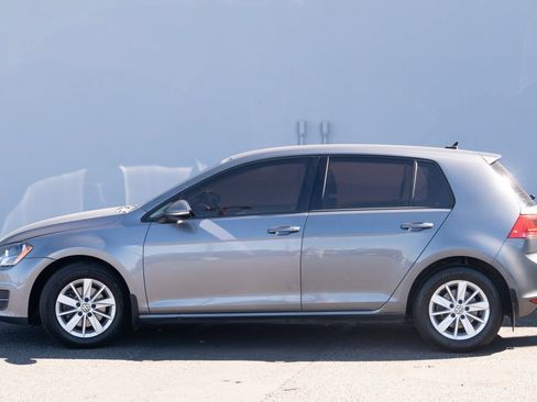 Used 2016 Volkswagen Golf S FWD image 22