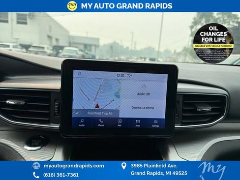 Used 2022 Ford Explorer XLT w/ Equipment Group 202A AWD/4WD image 21