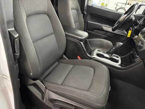 Used 2022 Chevrolet Colorado LT w/ Safety Package image 16