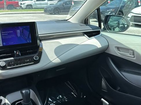 Used 2025 Toyota Corolla LE FWD image 14