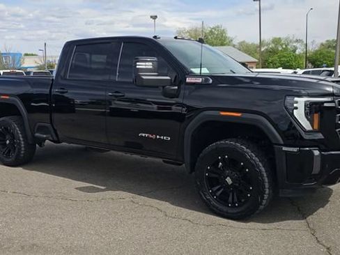 Used 2024 GMC Sierra 2500 AT4 w/ Technology Package AWD/4WD image 2