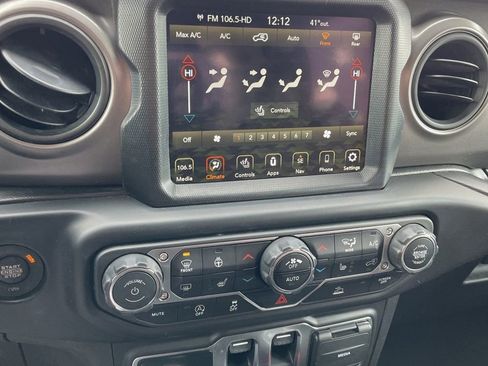 Used 2023 Jeep Wrangler Sport S image 27