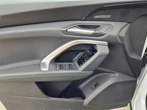 Used 2025 Audi Q5 Premium Plus w/ Premium Plus image 17