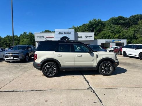 Used 2024 Ford Bronco Sport Outer Banks w/ Tech Package AWD/4WD image 12