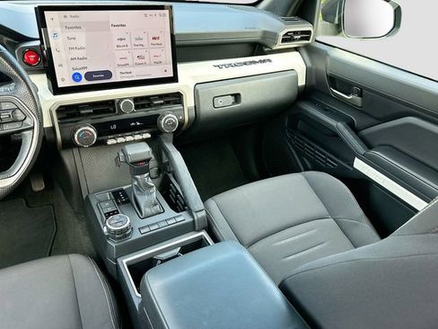 Used 2024 Toyota Tacoma TRD Off-Road image 21