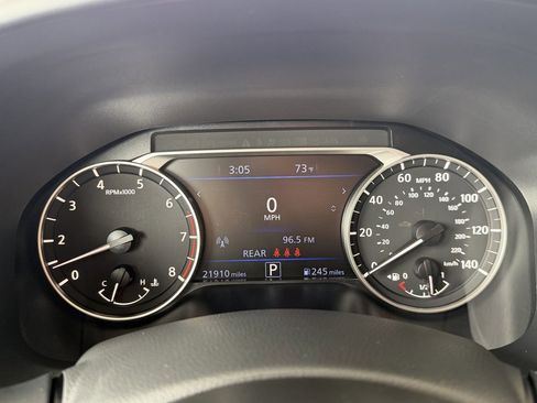 Used 2025 Nissan Altima 2.5 SV w/ SV Premium Package AWD/4WD image 15