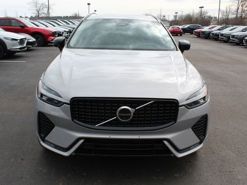 Used 2024 Volvo XC60 B5 Plus image 10