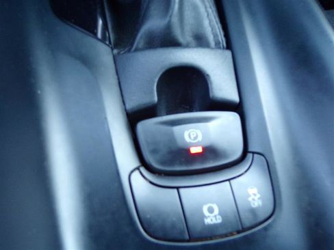 Used 2019 Toyota C-HR LE FWD image 35