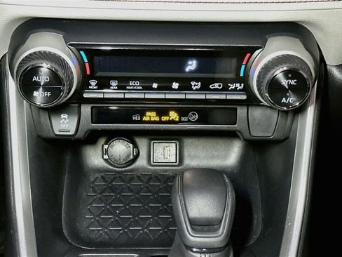 Used 2023 Toyota RAV4 XLE AWD/4WD image 13