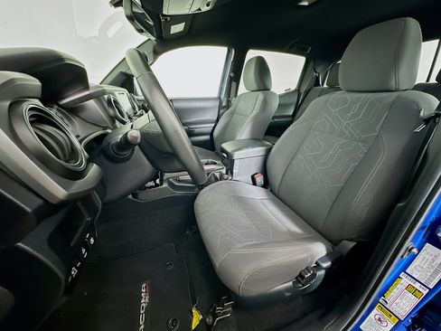 Used 2017 Toyota Tacoma TRD Sport RWD image 13