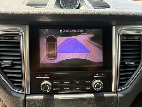 Used 2017 Porsche Macan AWD/4WD image 14