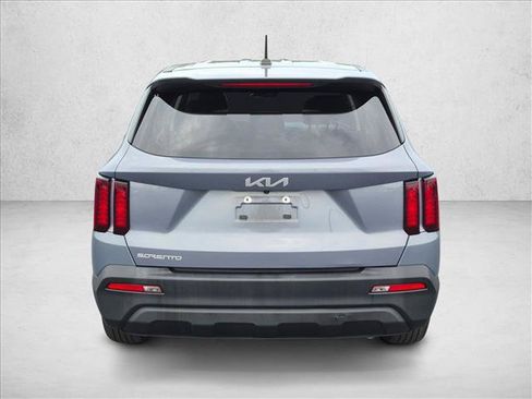 Used 2023 Kia Sorento LX FWD image 6