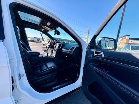 Used 2015 Jeep Grand Cherokee Limited image 39