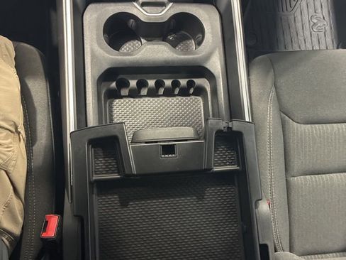 Used 2022 RAM 1500 Big Horn AWD/4WD image 34