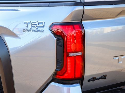 Certified 2025 Toyota Tacoma TRD Off-Road image 10