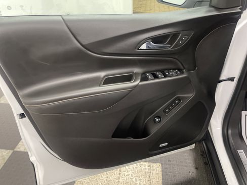 Used 2024 Chevrolet Equinox Premier image 10