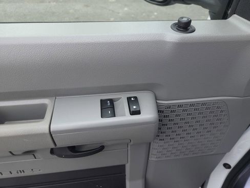 Used 2022 Ford E-350 and Econoline 350 Super Duty w/ Power Windows & Locks Group image 15
