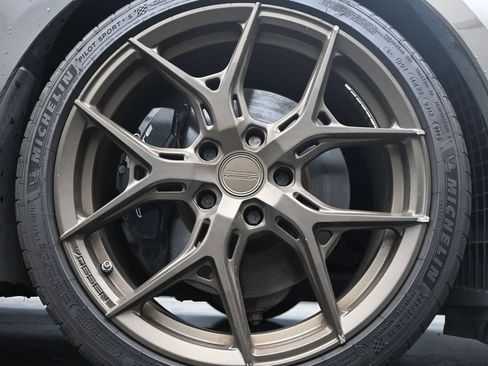 Used 2021 Chevrolet Corvette Stingray Preferred Cpe w/ Z51 Performance Package RWD image 12