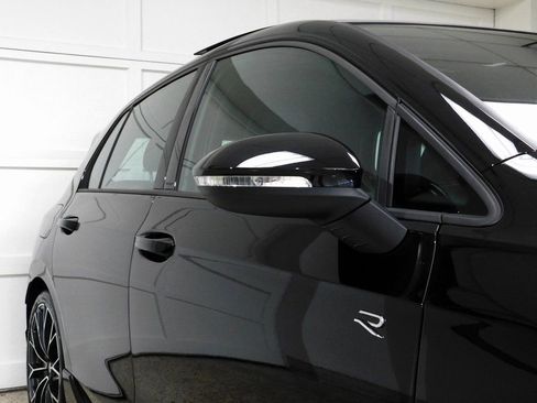 Used 2025 Volkswagen Golf image 10