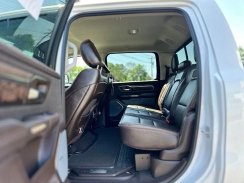 Used 2025 RAM 1500 Limited AWD/4WD image 19