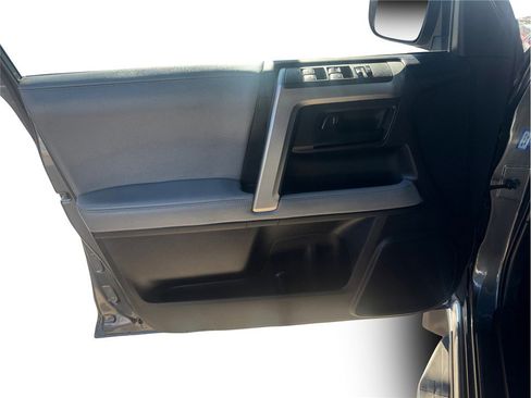 Used 2013 Toyota 4Runner SR5 image 17