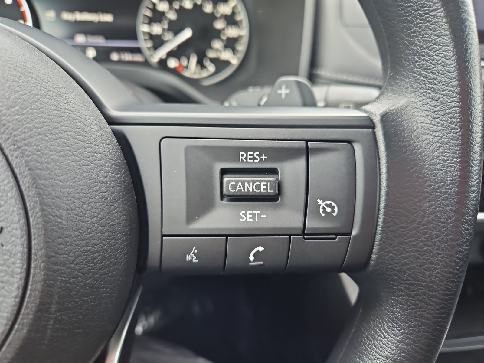Used 2023 Nissan Rogue S AWD/4WD image 22
