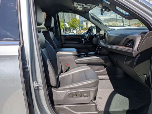 Used 2025 Chevrolet Tahoe LT AWD/4WD image 32